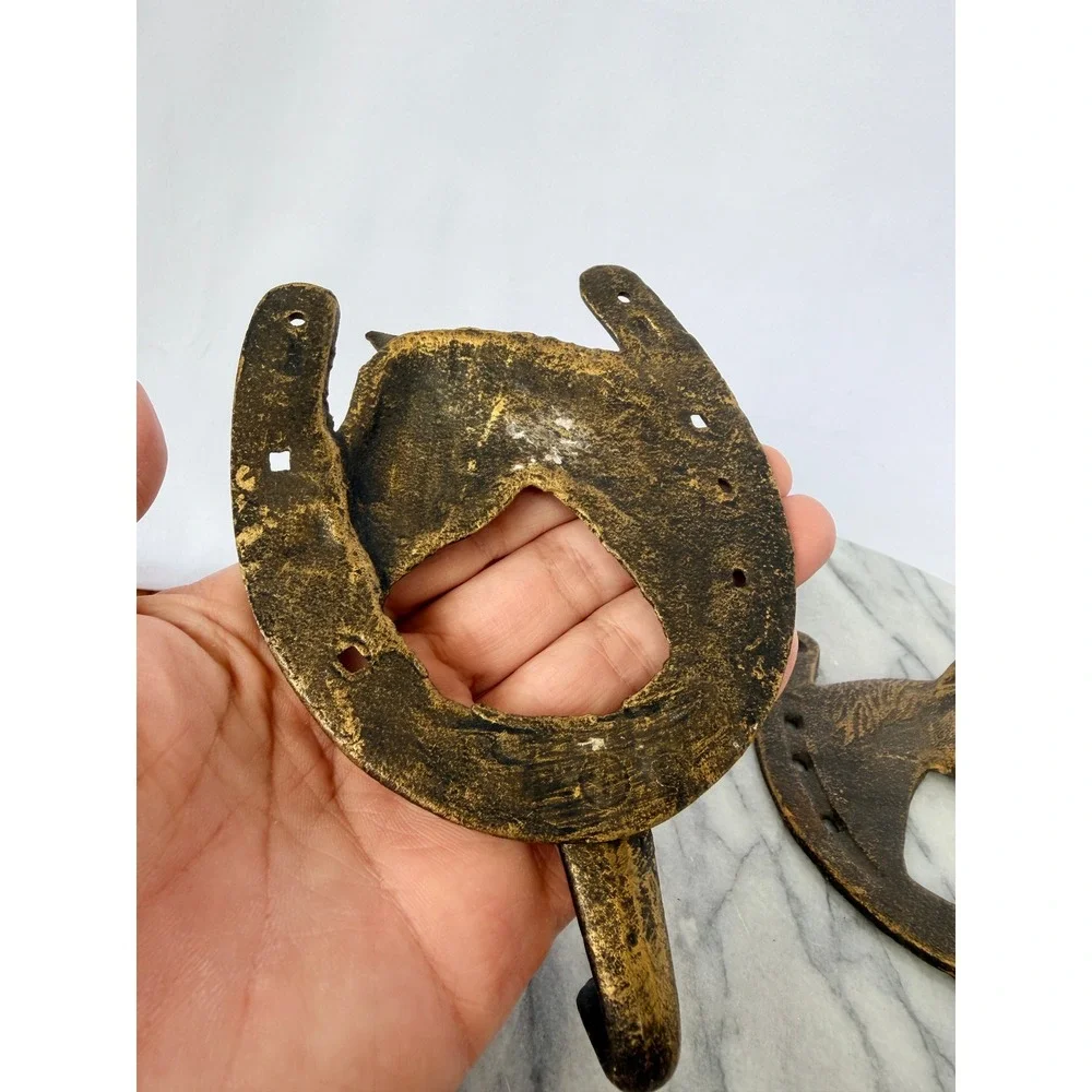 Vintage Metal Horse Head Horseshoe Wall Hooks Pair Rustic Western Coat Rack
